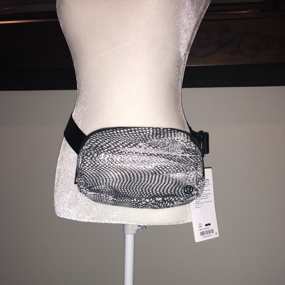 lululemon athletica Handbags - SOLD. LULULEMON EVERYWHERE BELT BAG FANNY PACK